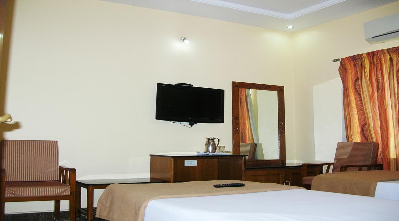 Athidhi Residency Hotel Tirupati Exterior foto