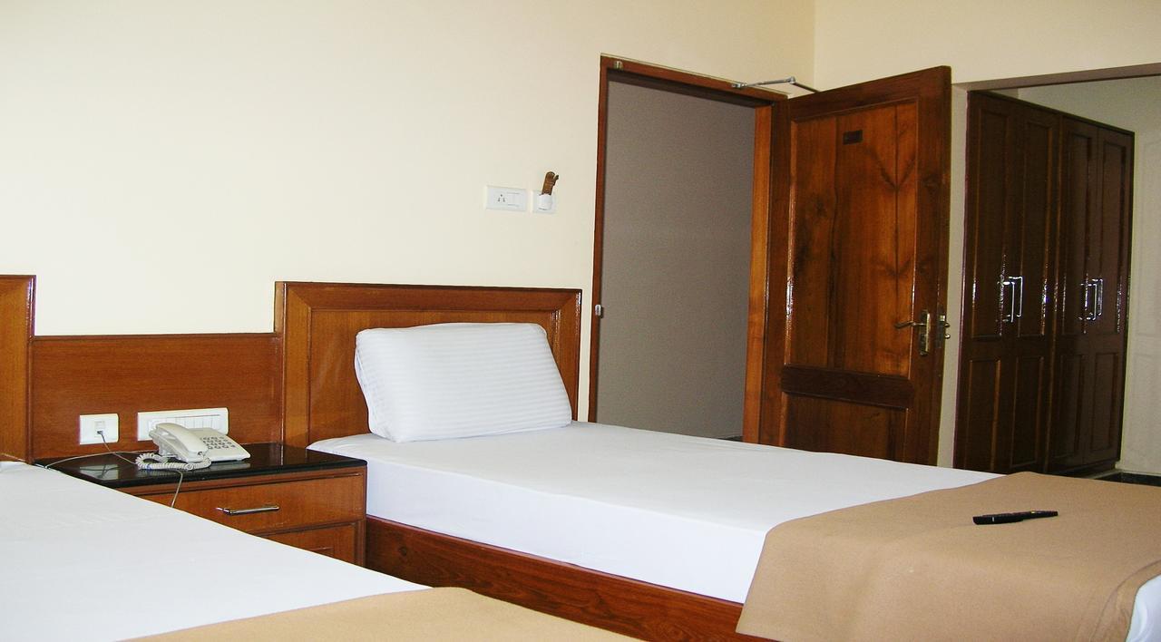 Athidhi Residency Hotel Tirupati Exterior foto