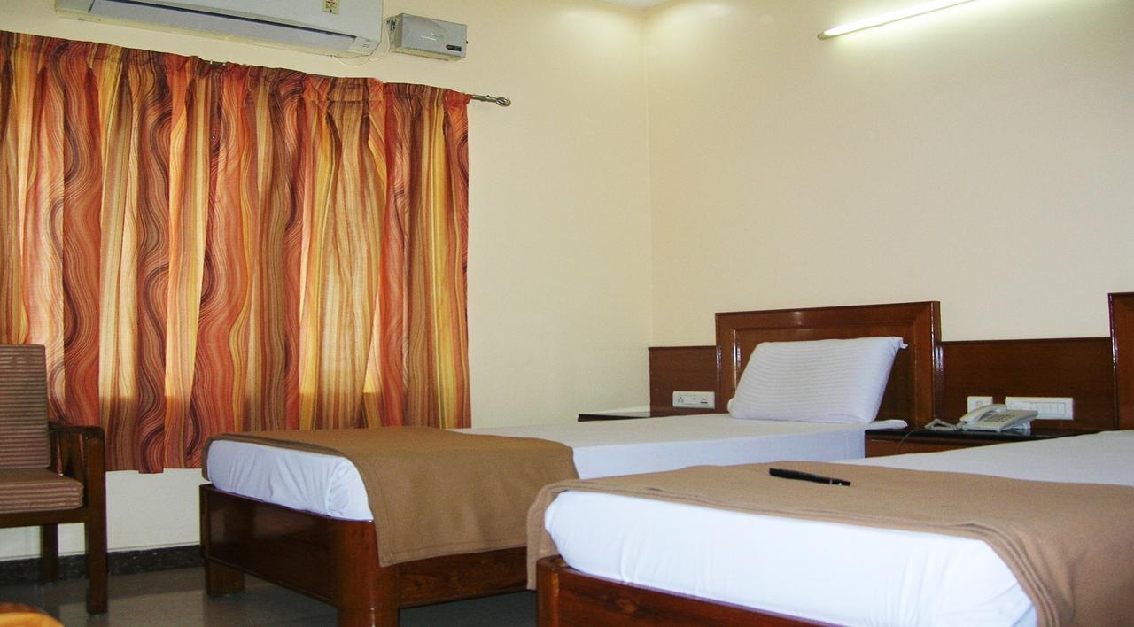 Athidhi Residency Hotel Tirupati Exterior foto